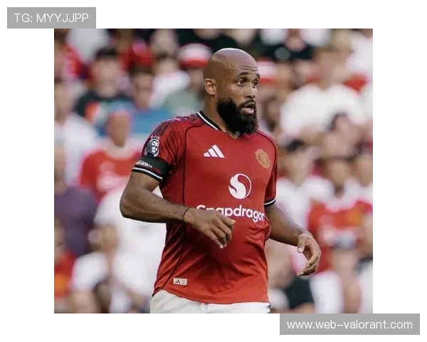 李-夏普指曼联边翼卫挣扎,姆伯莫潜力可比肩顶级边锋